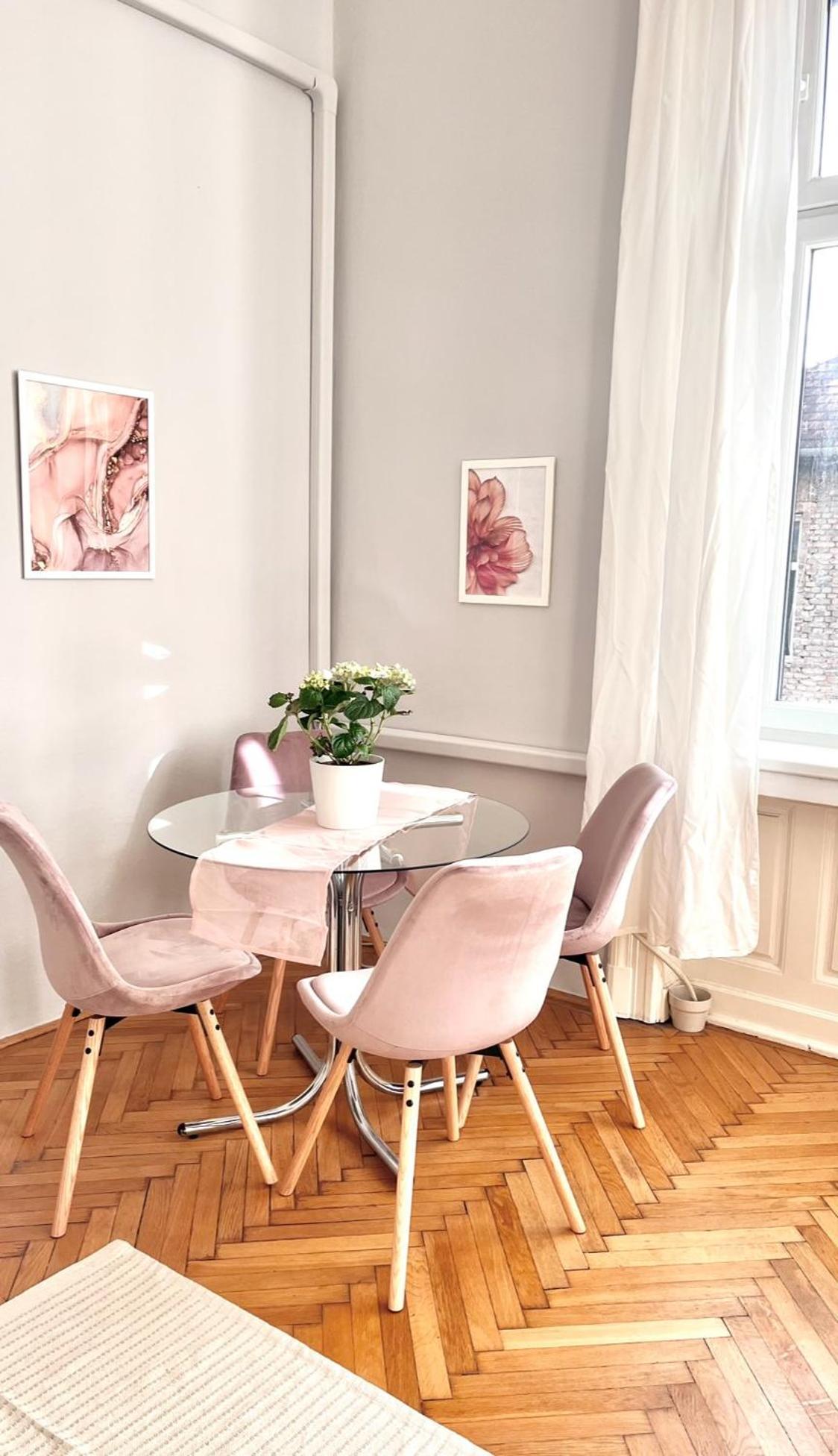 Apartment Cozy Flat For 4-6 People, Andrassy Str -oktogon Area