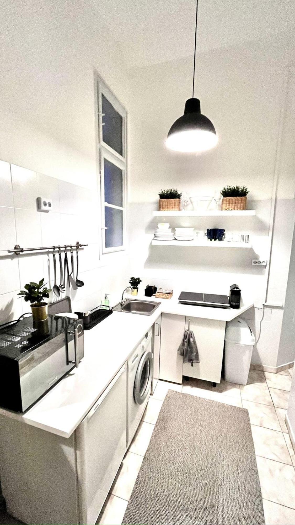 Apartment Cozy Flat For 4-6 People, Andrassy Str -oktogon Area Budapest